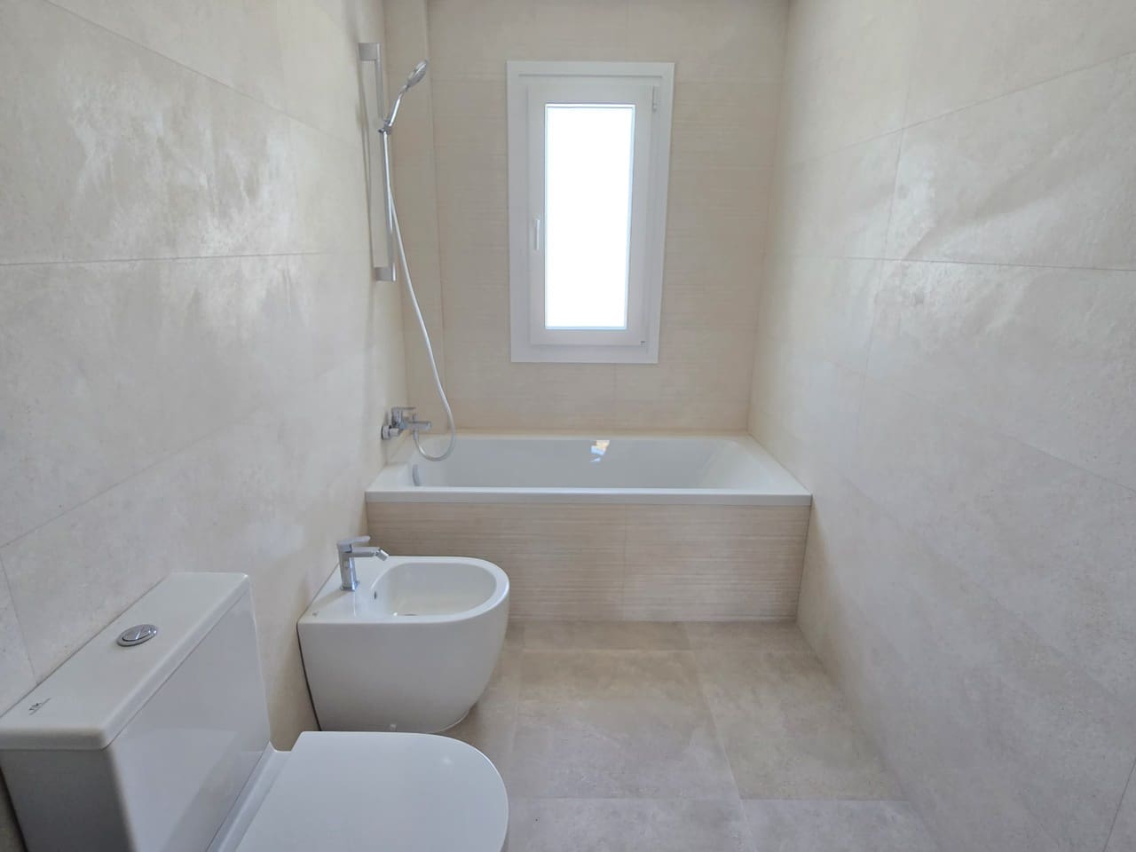 5 slaapkamer Villa te koop in Vinuela met zwembad garage - € 498.000 (Ref: 10158572)