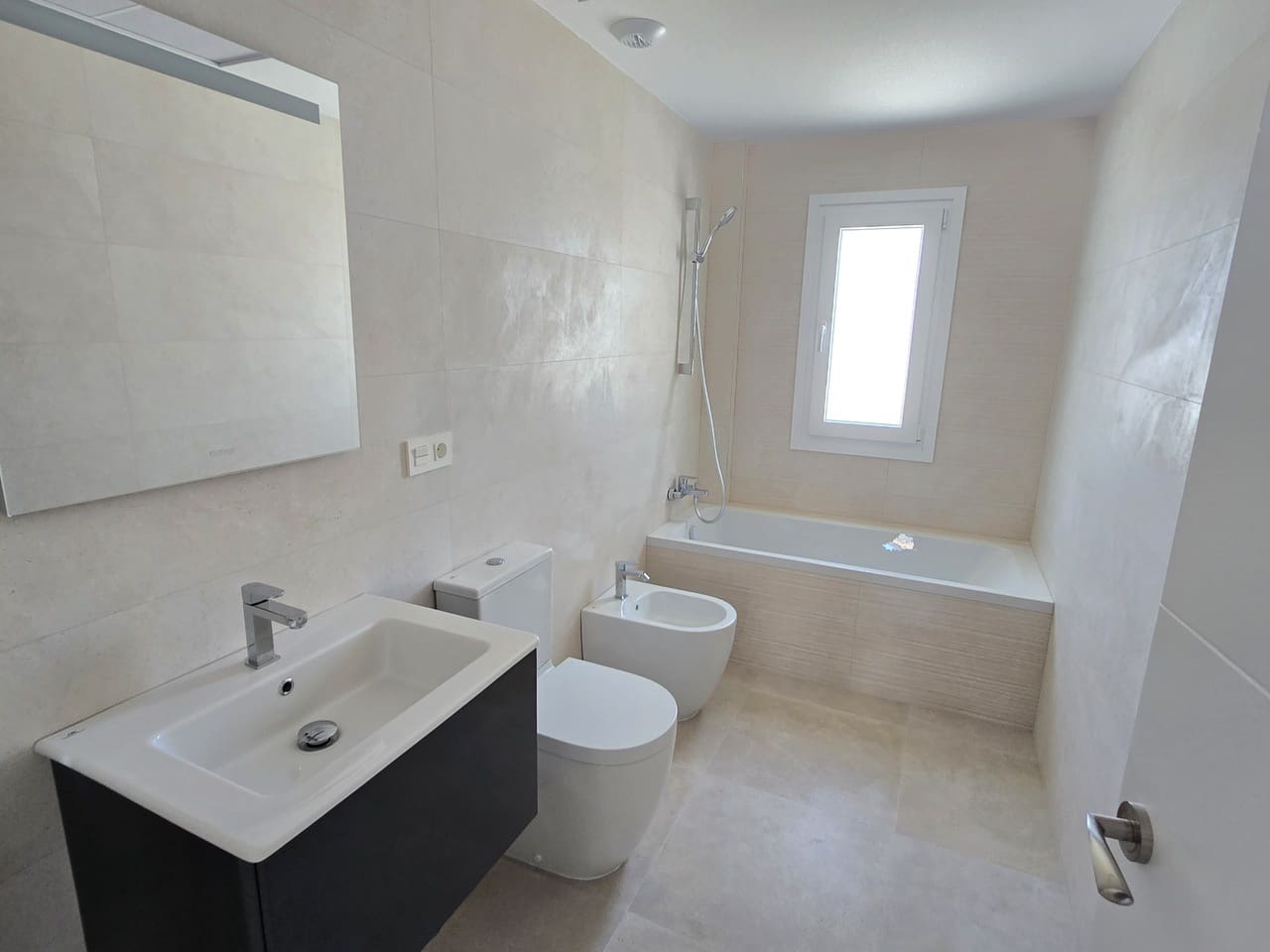 5 slaapkamer Villa te koop in Vinuela met zwembad garage - € 498.000 (Ref: 10158572)