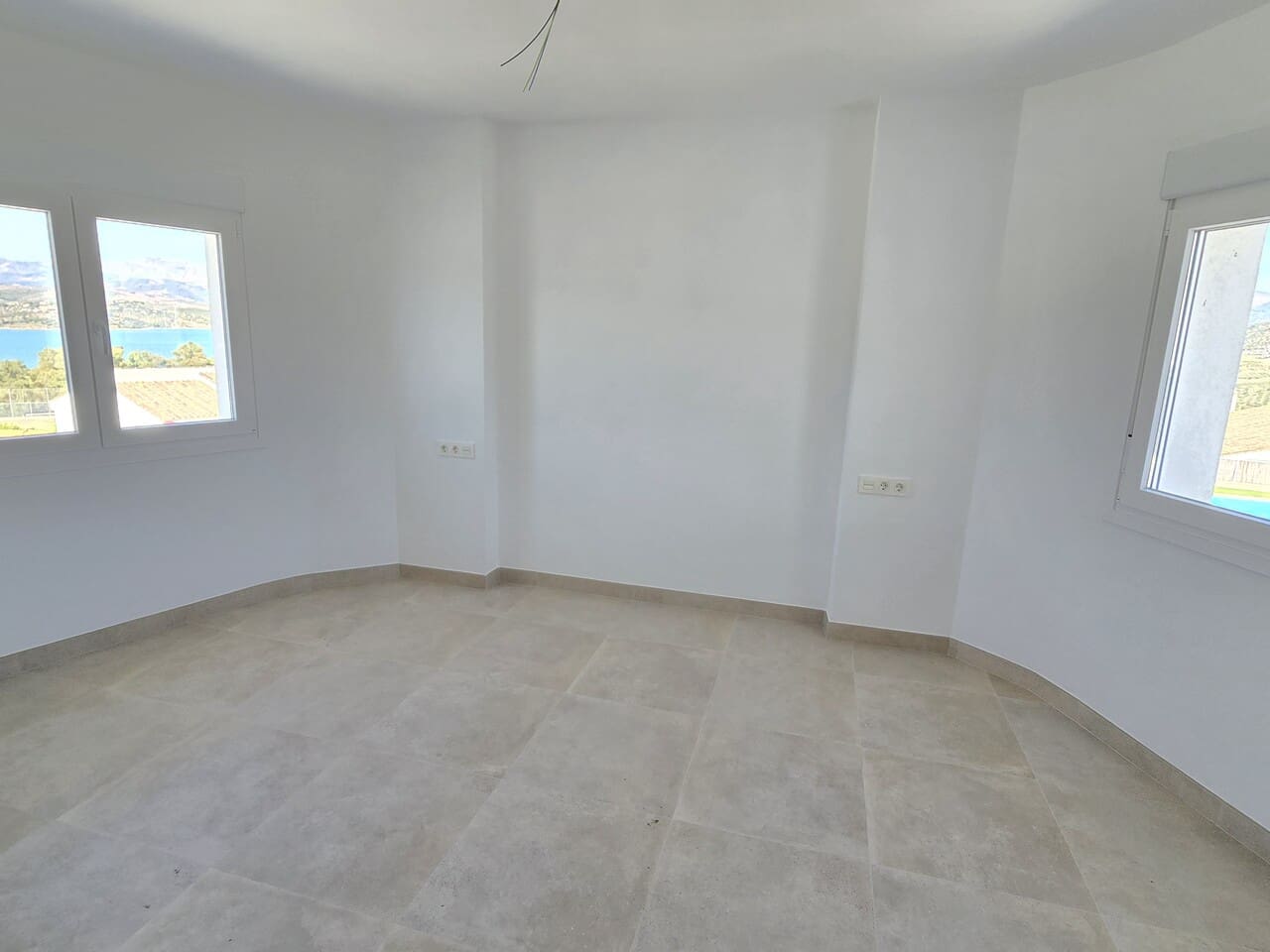 5 slaapkamer Villa te koop in Vinuela met zwembad garage - € 498.000 (Ref: 10158572)