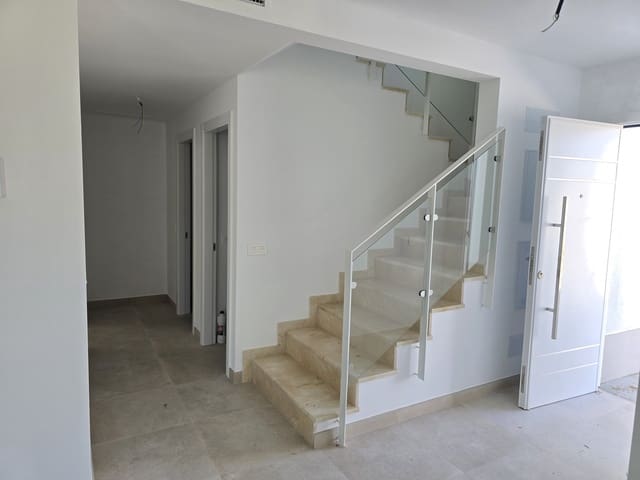 5 slaapkamer Villa te koop in Viñuela met zwembad garage - € 498.000 (Ref: 10158572)