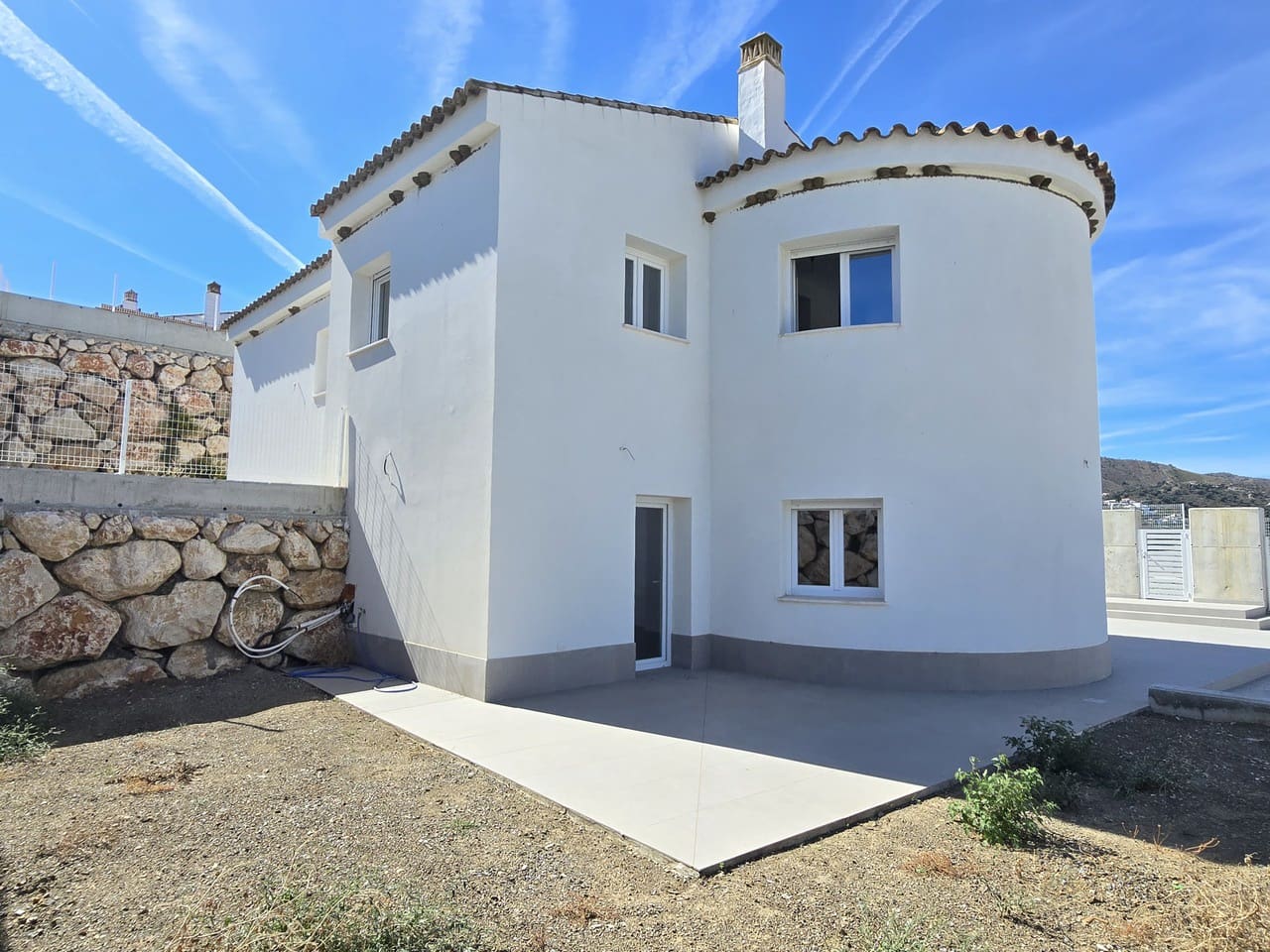 5 slaapkamer Villa te koop in Vinuela met zwembad garage - € 498.000 (Ref: 10158572)