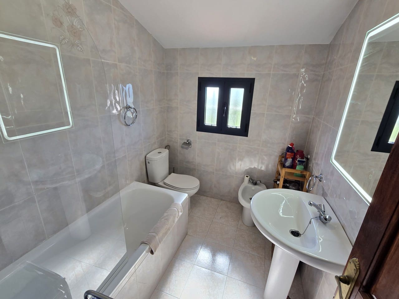 Chalet de 5 habitaciones en Periana en venta con piscina garaje - 425.000 € (Ref: 10168837)