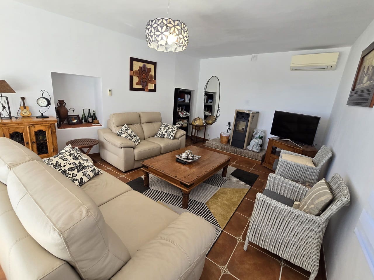 Chalet de 5 habitaciones en Periana en venta con piscina garaje - 425.000 € (Ref: 10168837)