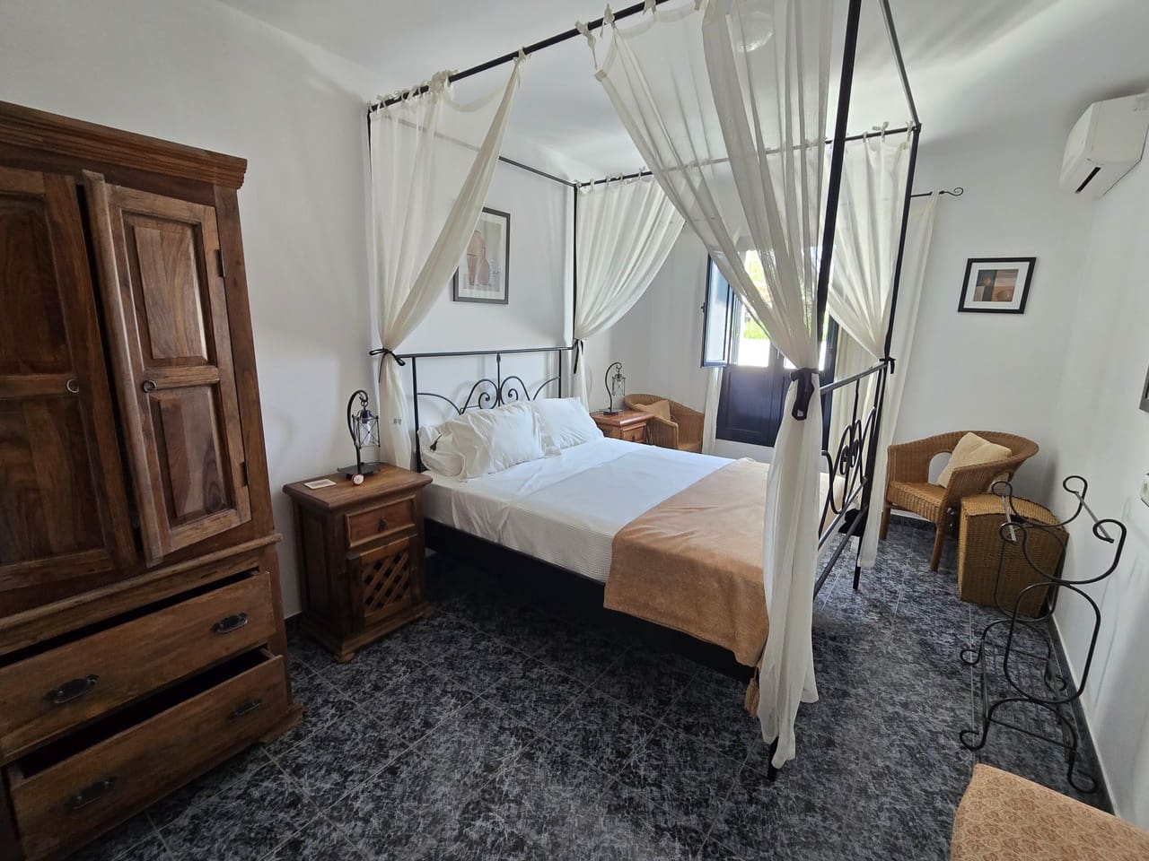 Chalet de 5 habitaciones en Periana en venta con piscina garaje - 425.000 € (Ref: 10168837)
