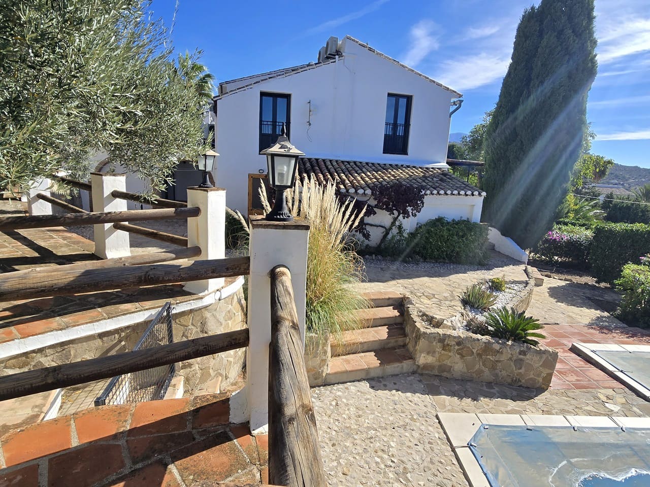 Chalet de 5 habitaciones en Periana en venta con piscina garaje - 425.000 € (Ref: 10168837)
