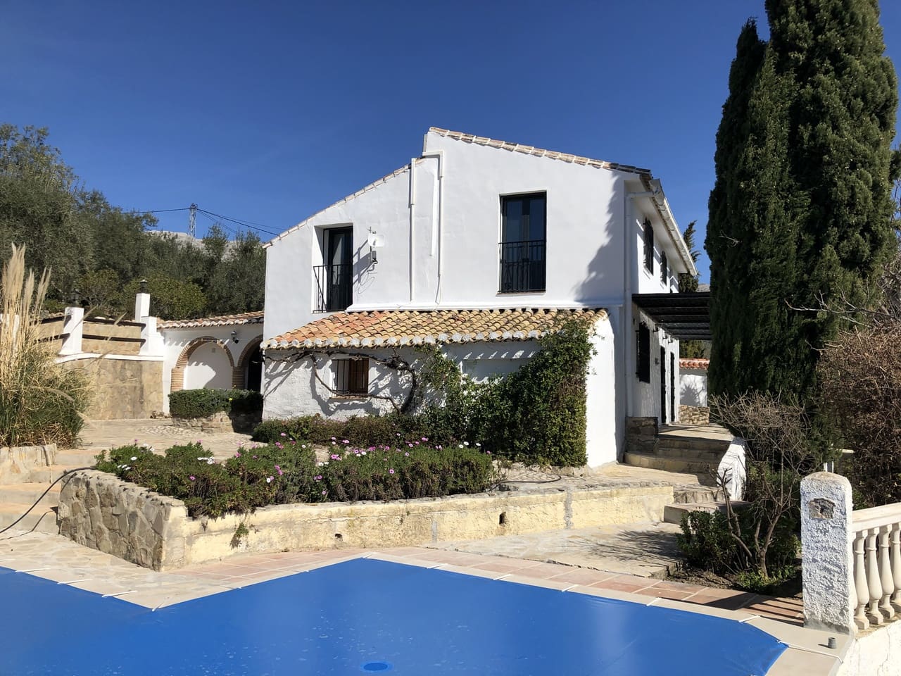 Chalet de 5 habitaciones en Periana en venta con piscina garaje - 425.000 € (Ref: 10168837)
