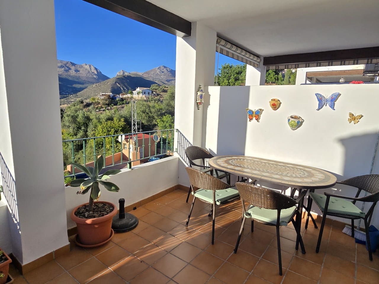 2 bedroom Townhouse for sale in Alcaucin with pool garage - € 179,000 (Ref: 10177505)