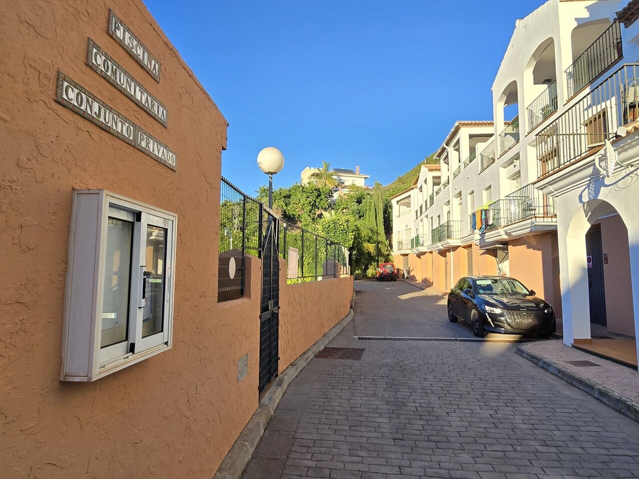2 bedroom Townhouse for sale in Alcaucin with pool garage - € 179,000 (Ref: 10177505)
