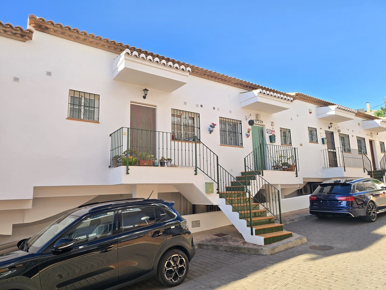 2 bedroom Townhouse for sale in Alcaucin with pool garage - € 179,000 (Ref: 10177505)