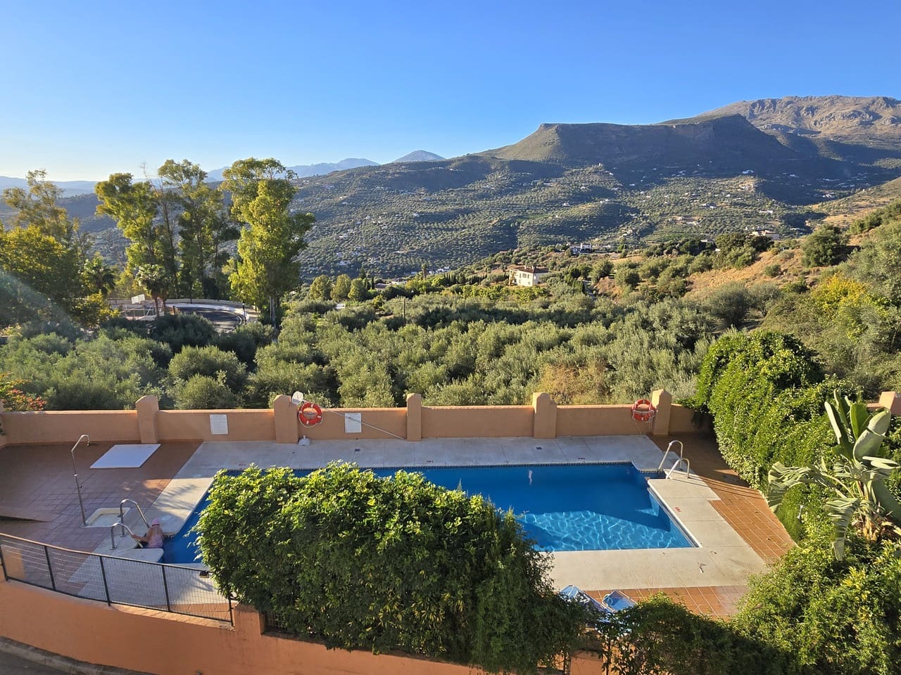 2 bedroom Townhouse for sale in Alcaucin with pool garage - € 179,000 (Ref: 10177505)