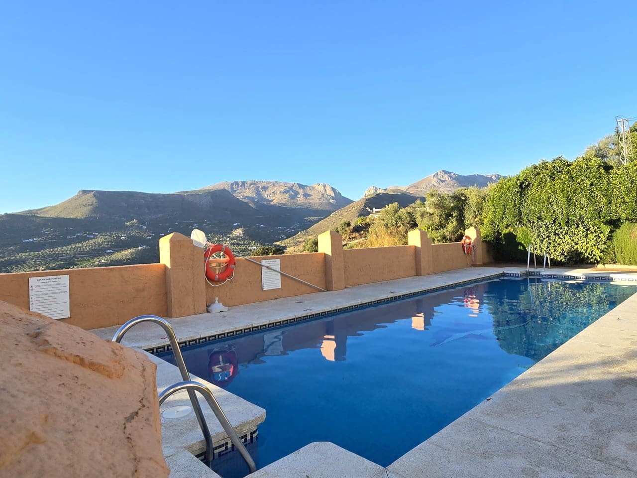 2 bedroom Townhouse for sale in Alcaucin with pool garage - € 179,000 (Ref: 10177505)