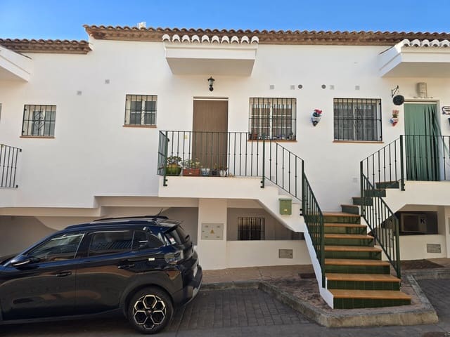 2 bedroom Townhouse for sale in Alcaucín with pool garage - € 179,000 (Ref: 10177505)