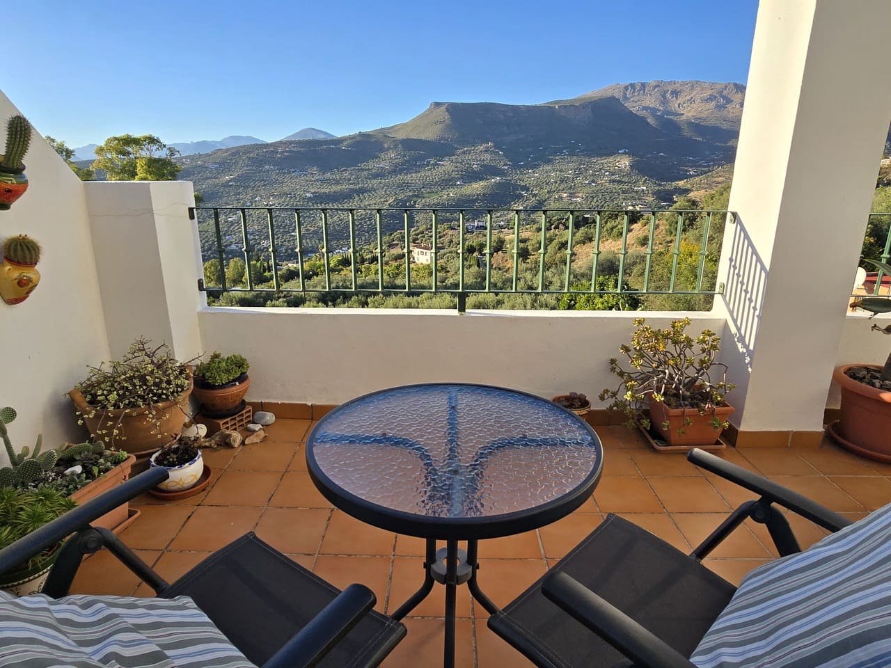 2 bedroom Townhouse for sale in Alcaucin with pool garage - € 179,000 (Ref: 10177505)