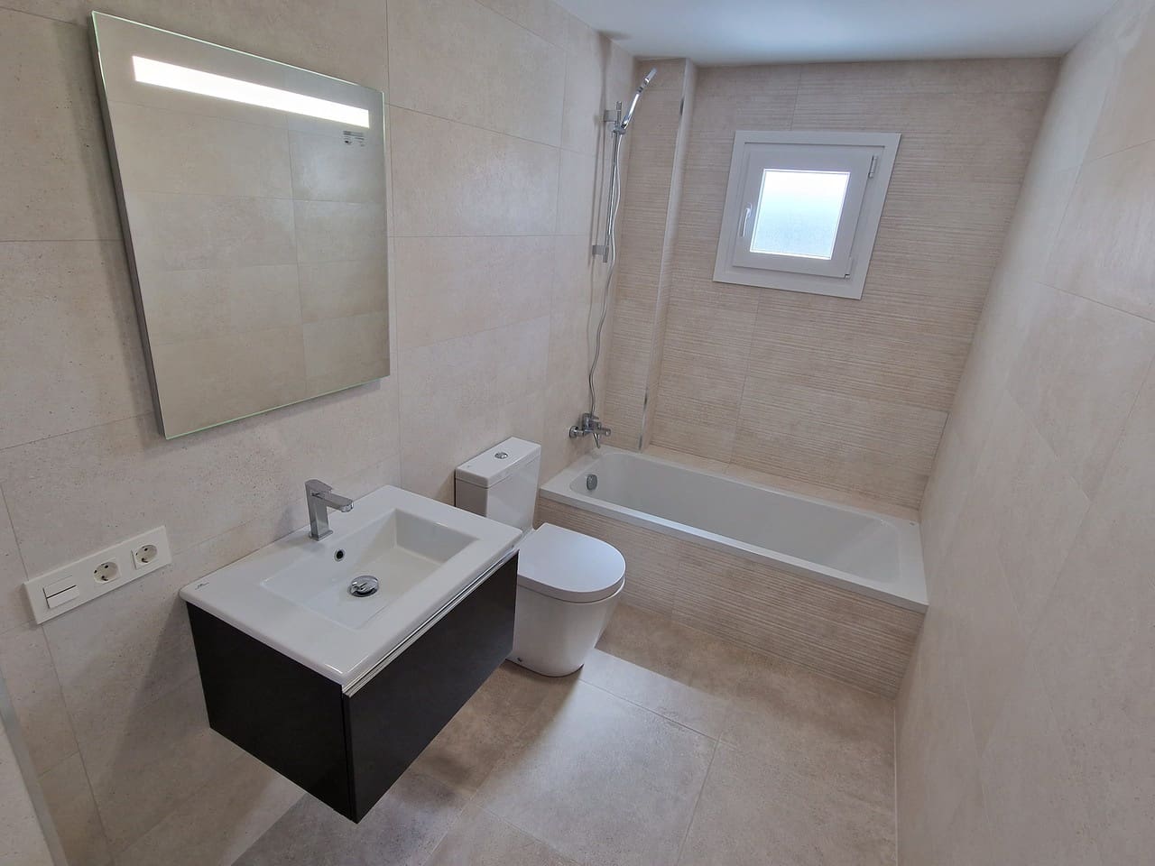 3 soveværelse Villa til salg i Vinuela med garage - € 365.000 (Ref: 6725013)