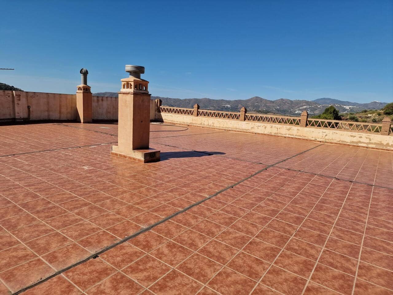 6 soveværelse Villa til salg i Alcaucin med garage - € 330.000 (Ref: 7656584)