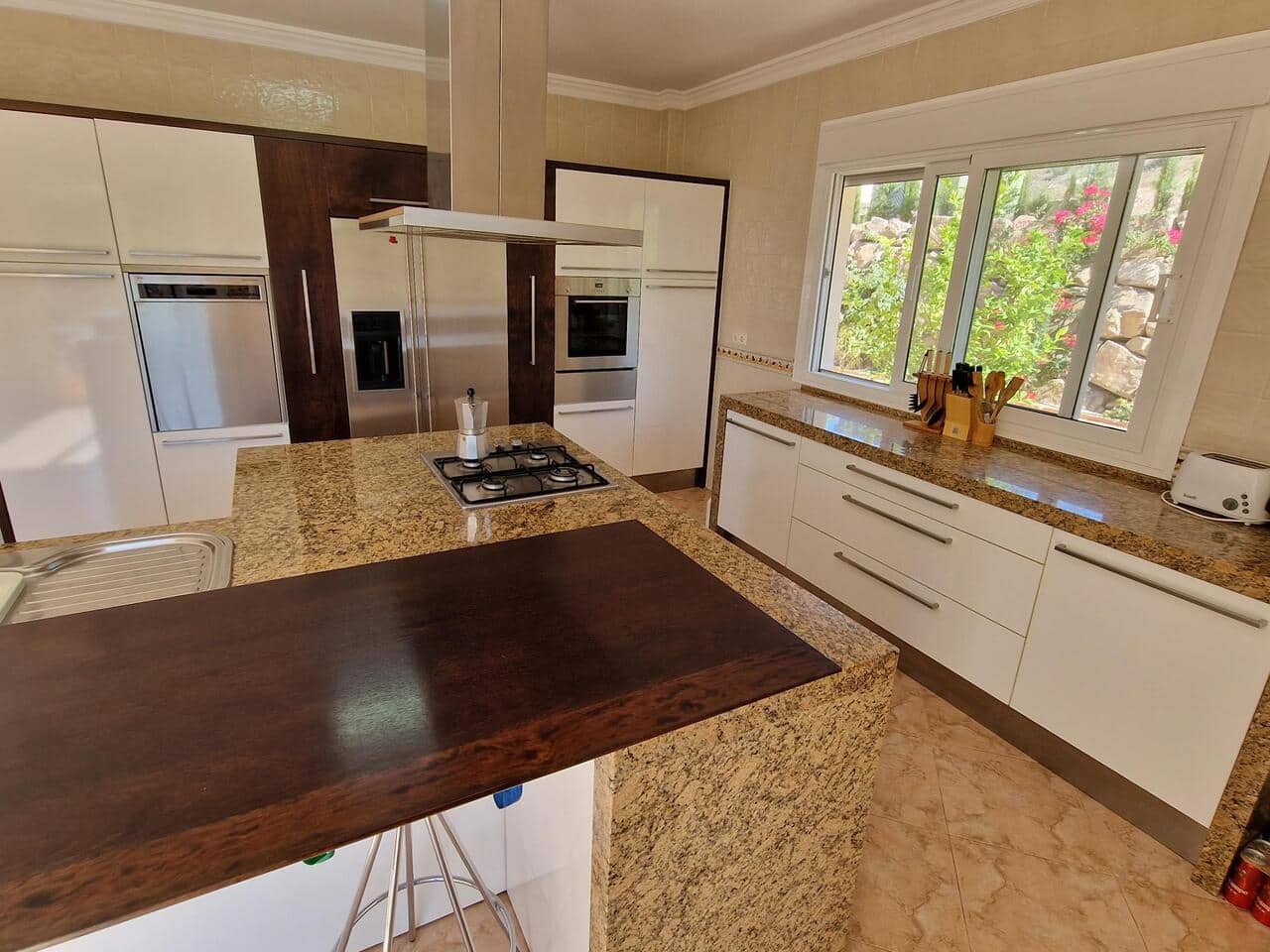 4 soveværelse Villa til salg i Periana med swimmingpool - € 699.000 (Ref: 7721117)