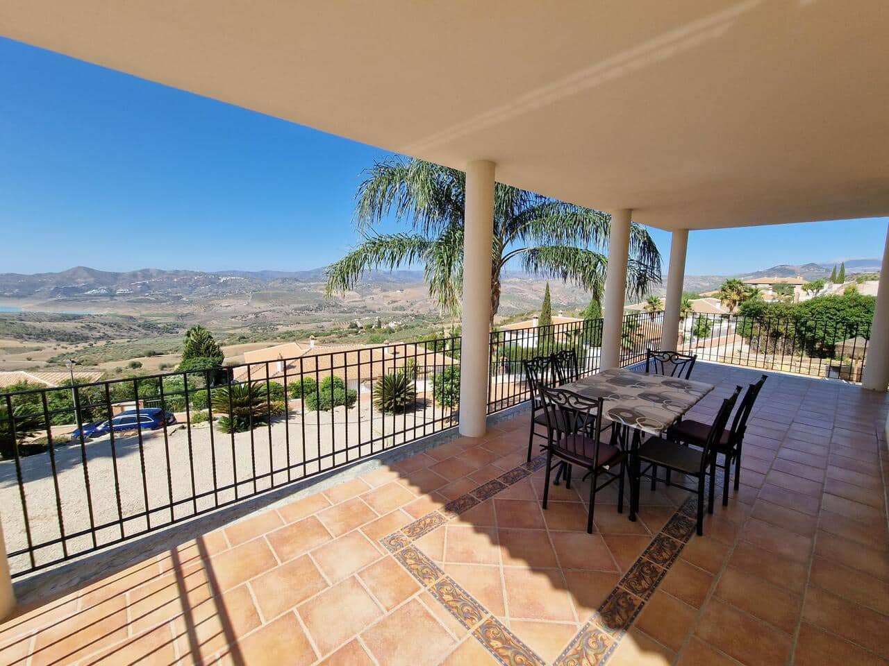 4 soveværelse Villa til salg i Periana med swimmingpool - € 699.000 (Ref: 7721117)