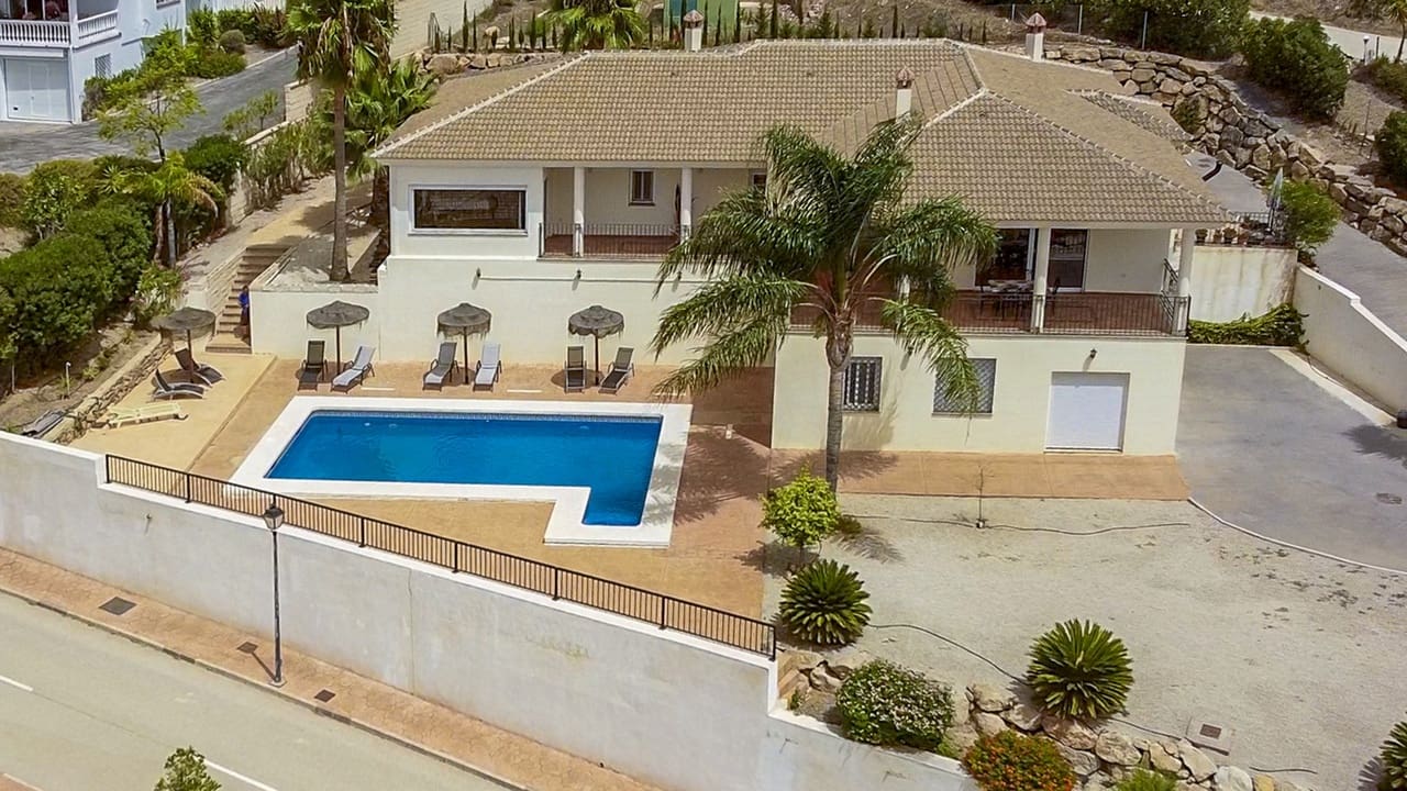 4 soverom Villa til salgs i Periana med svømmebasseng - € 699 000 (Ref: 7721117)