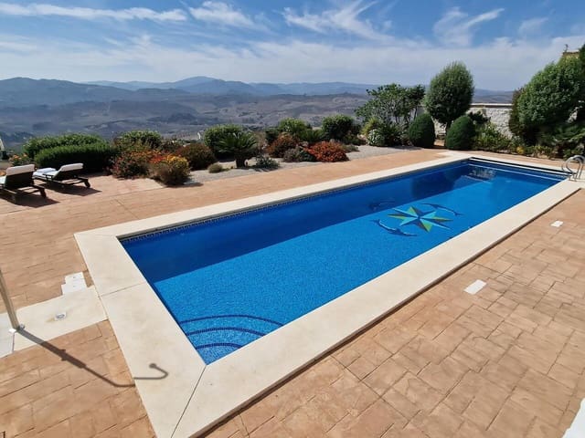 5 quarto Moradia para venda em Periana com piscina garagem - 749 000 € (Ref: 7837857)