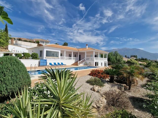 5 soverom Villa til salgs i Periana med svømmebasseng garasje - € 749 000 (Ref: 7837857)