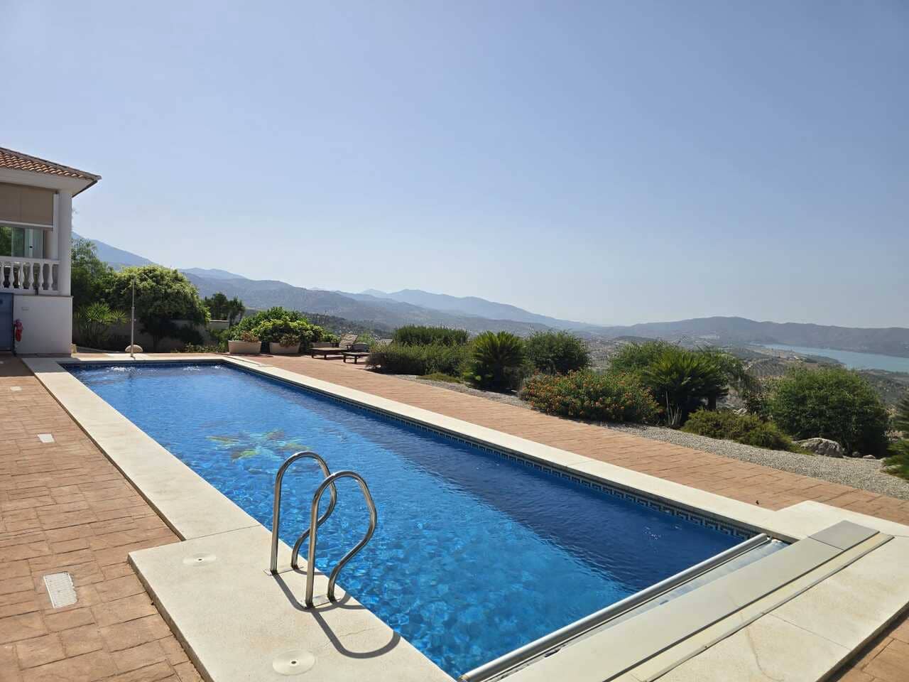 Chalet de 5 habitaciones en Periana en venta con piscina garaje - 749.000 € (Ref: 7837857)