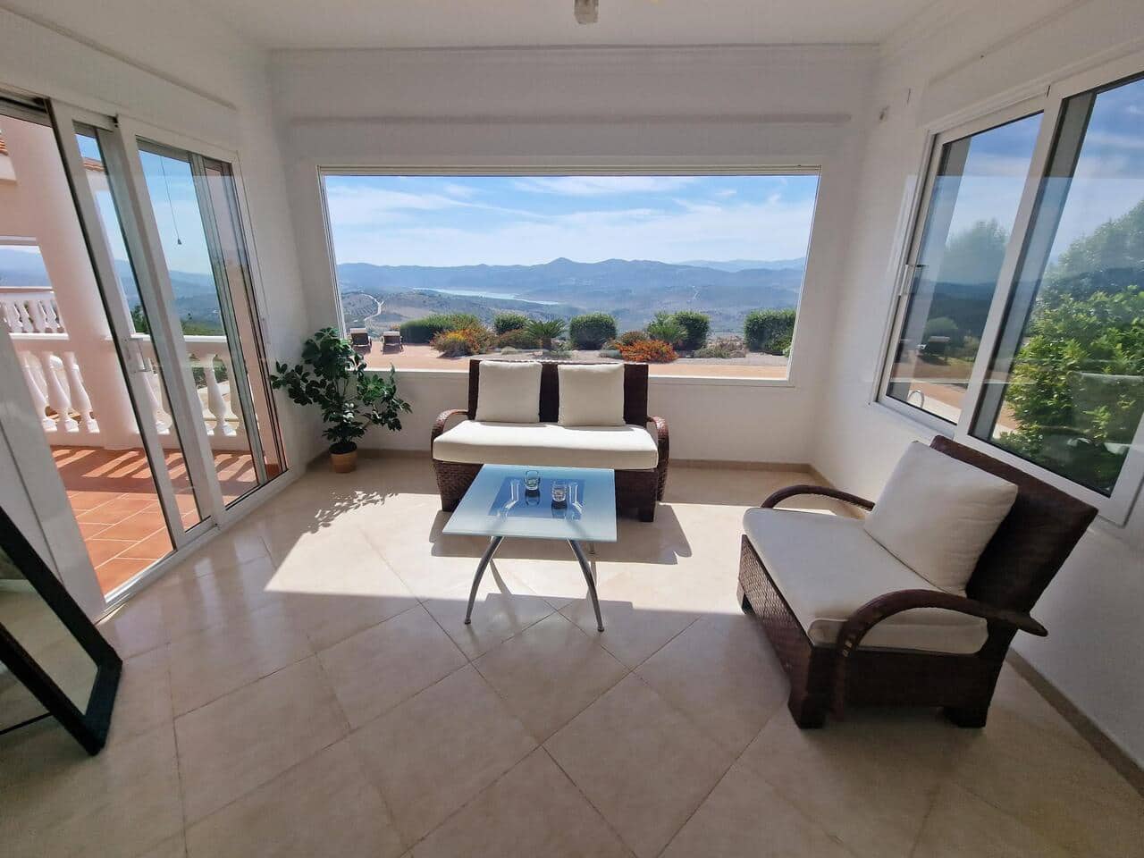 Chalet de 5 habitaciones en Periana en venta con piscina garaje - 749.000 € (Ref: 7837857)