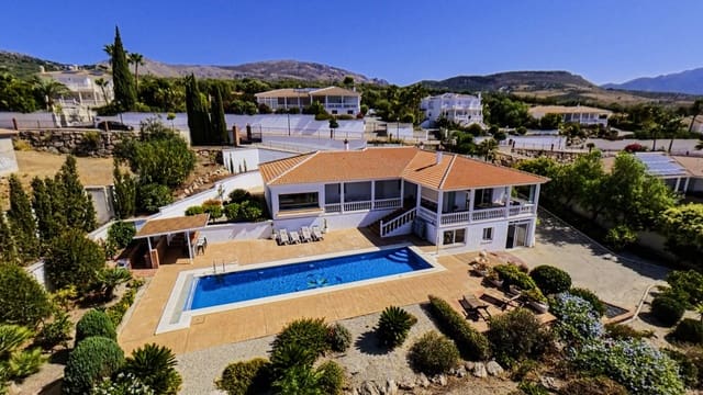 5 slaapkamer Villa te koop in Periana met zwembad garage - € 749.000 (Ref: 7837857)