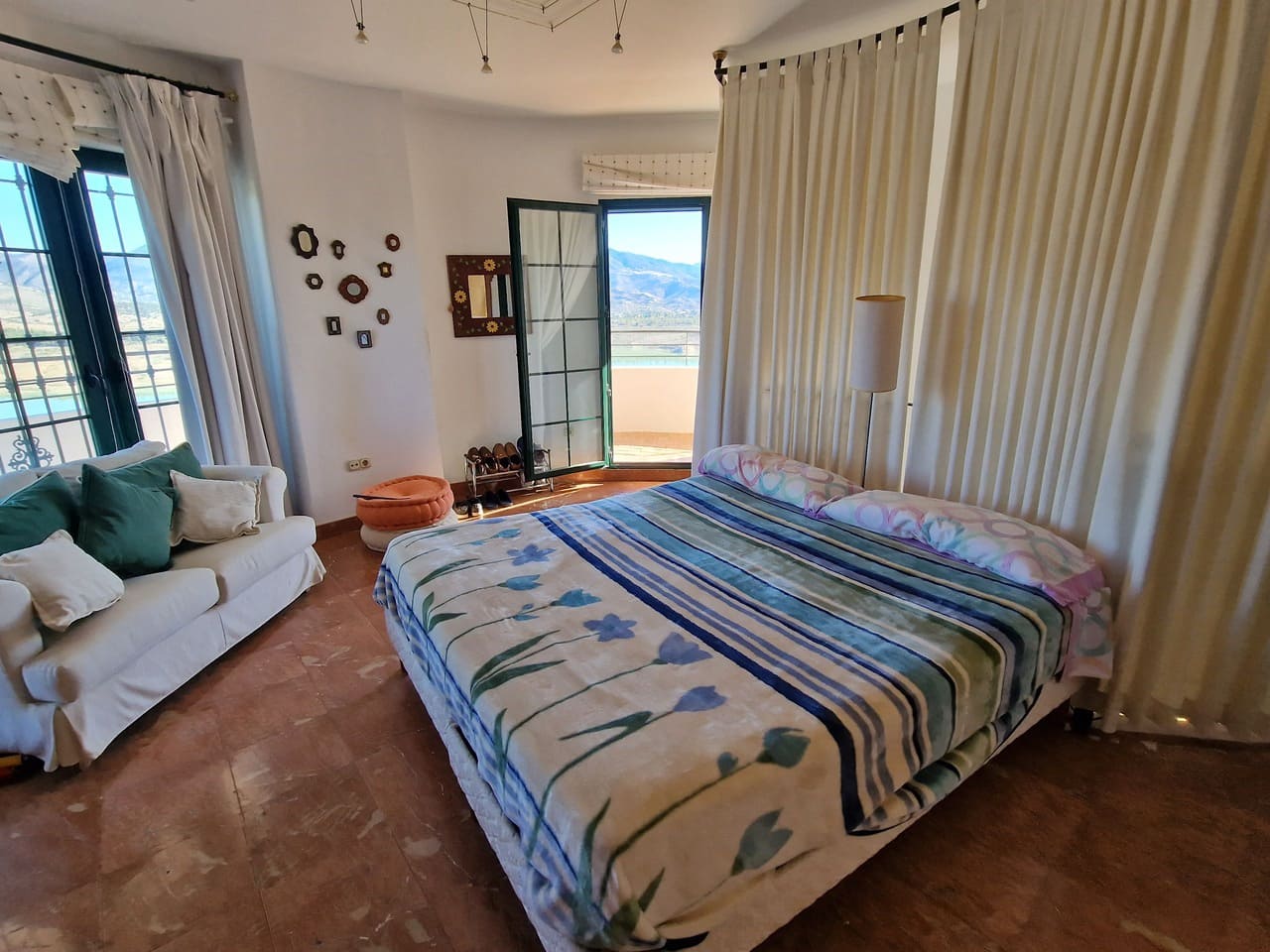 6 soveværelse Villa til salg i Vinuela med swimmingpool garage - € 835.000 (Ref: 7911899)