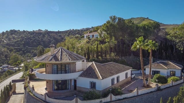 6 chambre Villa/Maison à vendre à Viñuela avec piscine garage - 835 000 € (Ref: 7911899)