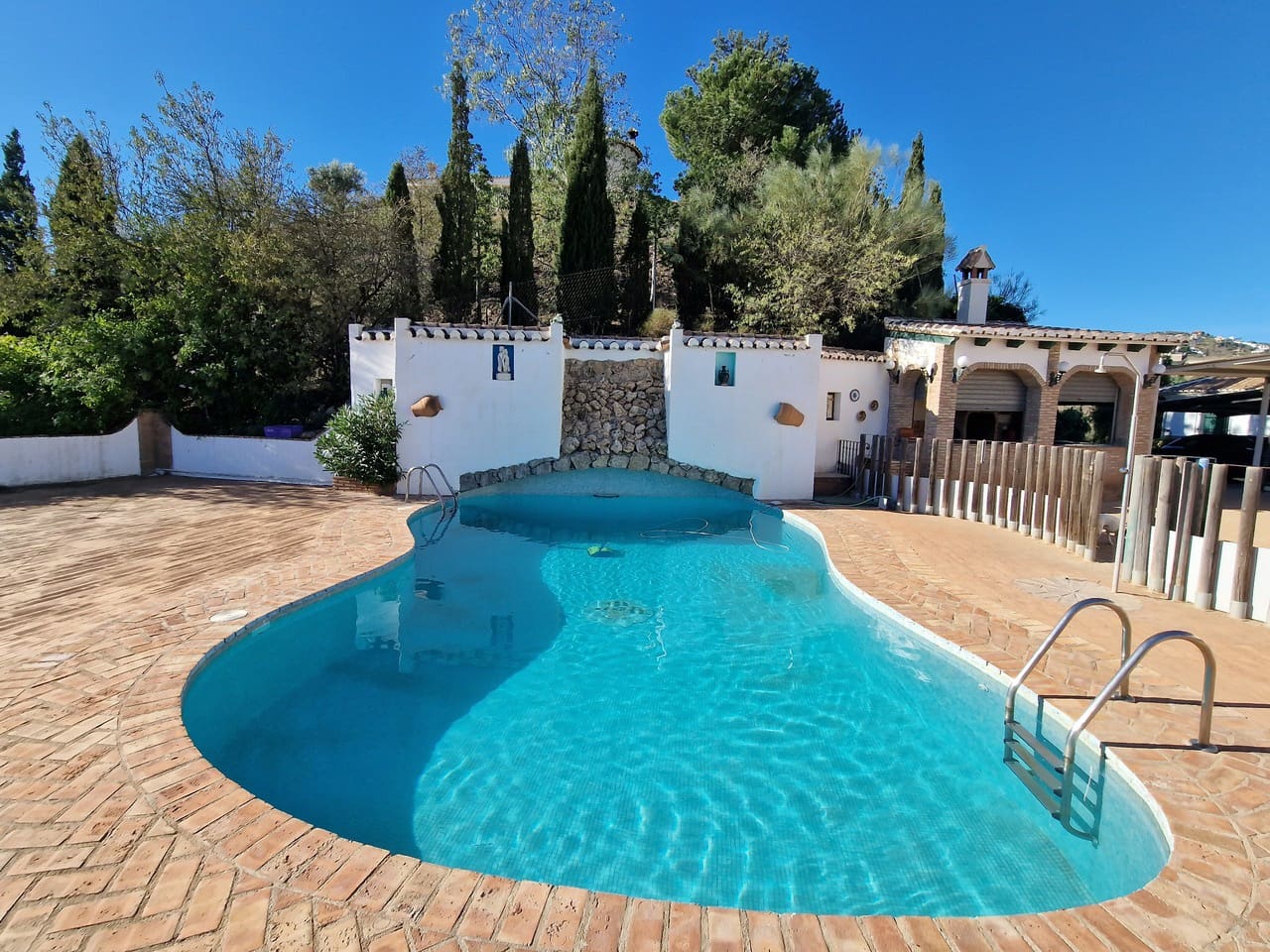 6 soverom Villa til salgs i Vinuela med svømmebasseng garasje - € 835 000 (Ref: 7911899)
