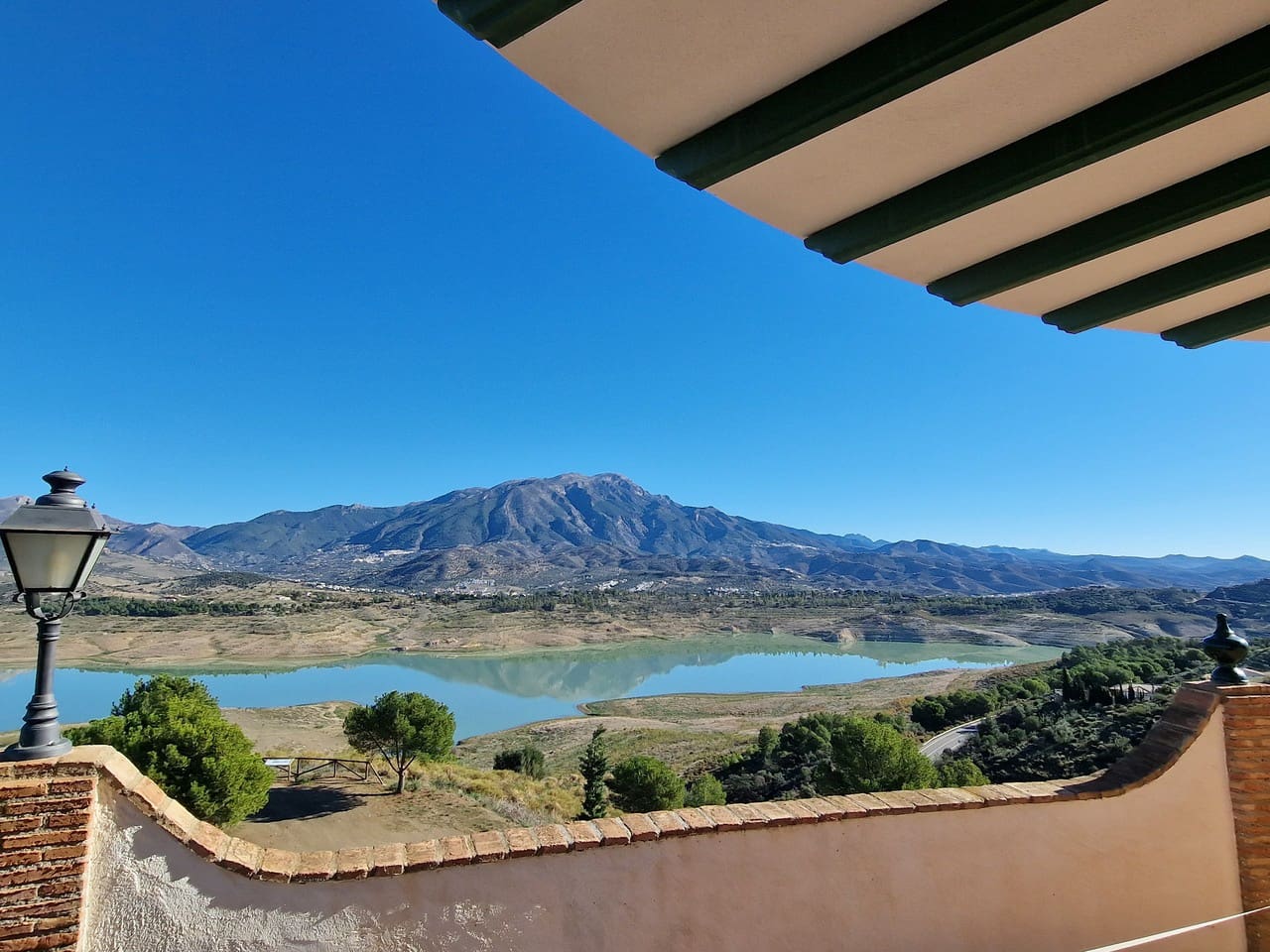 6 soverom Villa til salgs i Vinuela med svømmebasseng garasje - € 835 000 (Ref: 7911899)