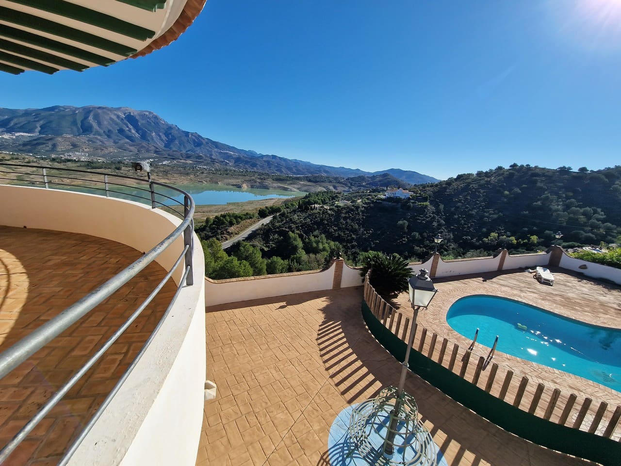 6 soverom Villa til salgs i Vinuela med svømmebasseng garasje - € 835 000 (Ref: 7911899)