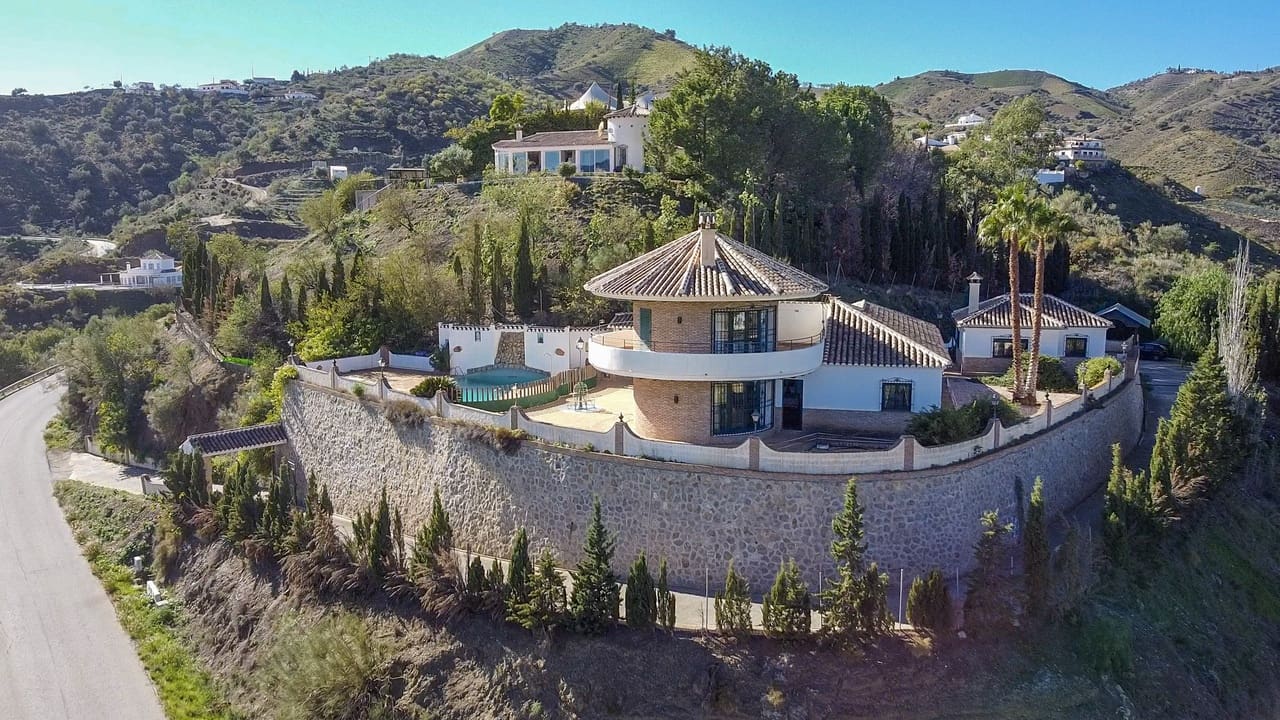6 soverom Villa til salgs i Vinuela med svømmebasseng garasje - € 835 000 (Ref: 7911899)