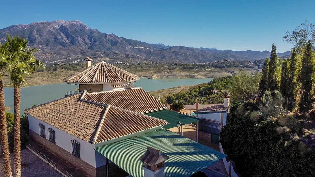 6 soverom Villa til salgs i Vinuela med svømmebasseng garasje - € 835 000 (Ref: 7911899)