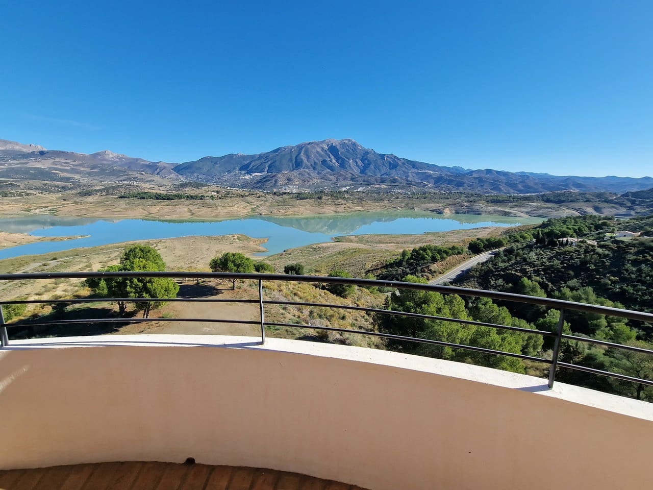 6 soverom Villa til salgs i Vinuela med svømmebasseng garasje - € 835 000 (Ref: 7911899)