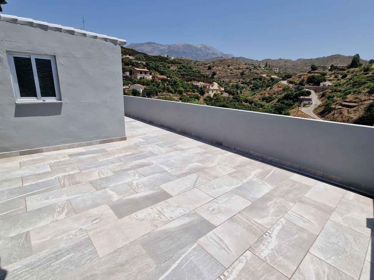 3 bedroom Townhouse for sale in Vinuela with garage - € 250,000 (Ref: 8347920)