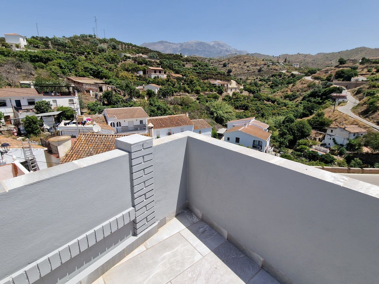 3 slaapkamer Huis te koop in Vinuela met garage - € 250.000 (Ref: 8347920)
