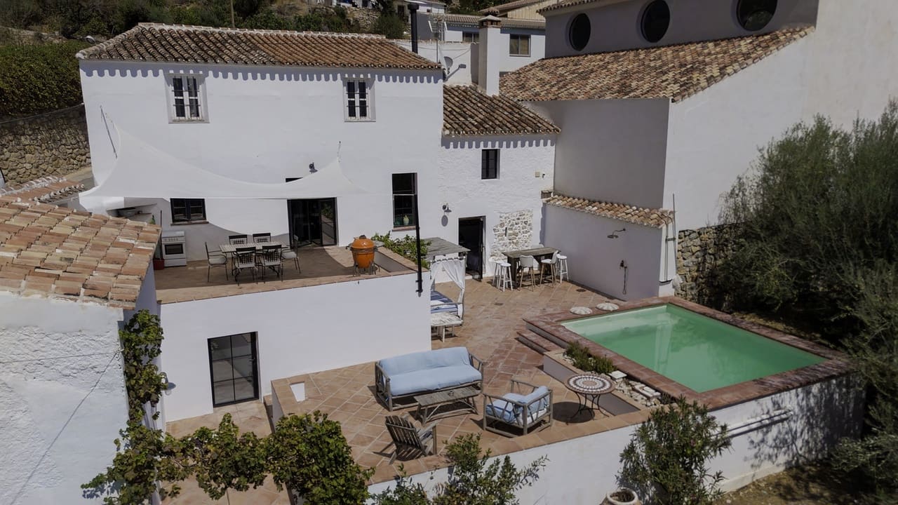 6 soverom Villa til salgs i Periana med svømmebasseng garasje - € 585 000 (Ref: 8534328)