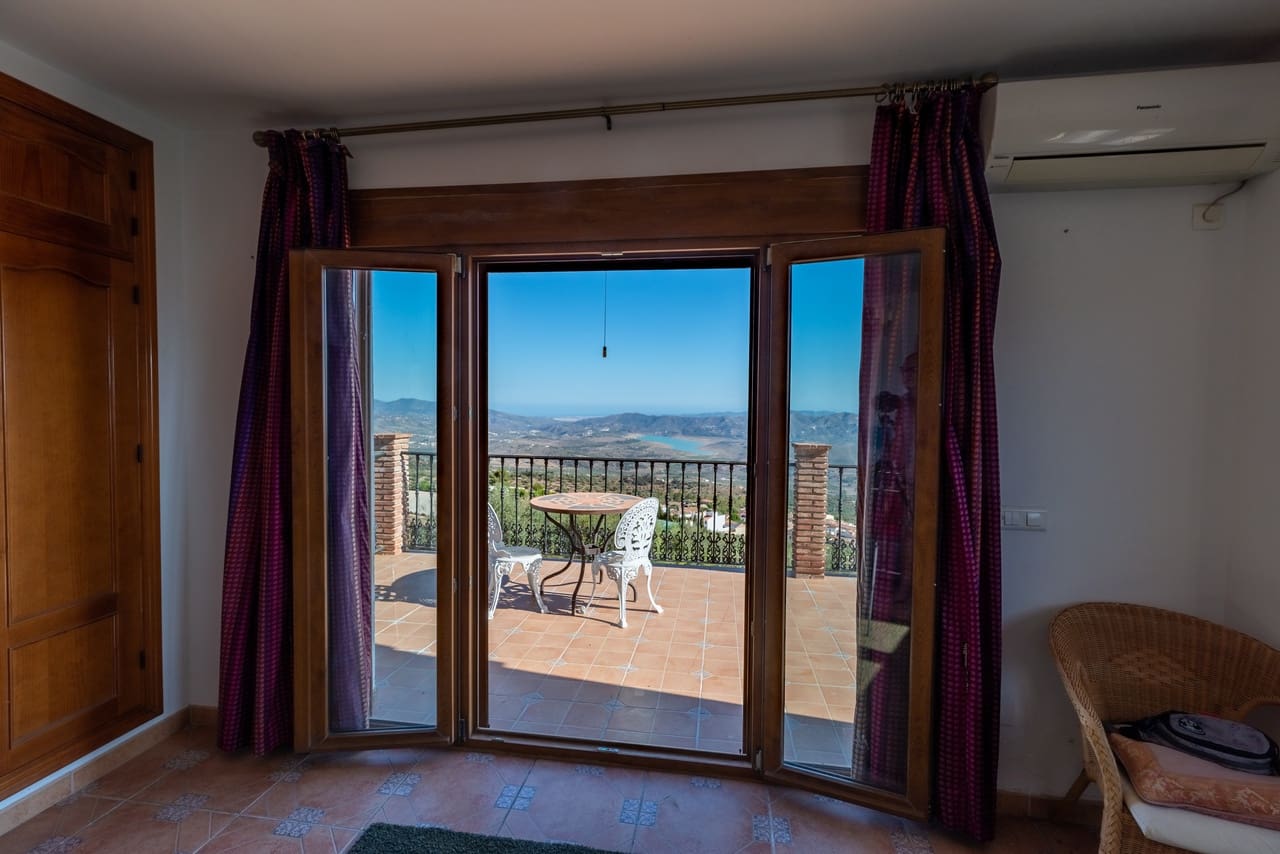 4 chambre Villa/Maison à vendre à Periana avec piscine - 729 000 € (Ref: 8658363)