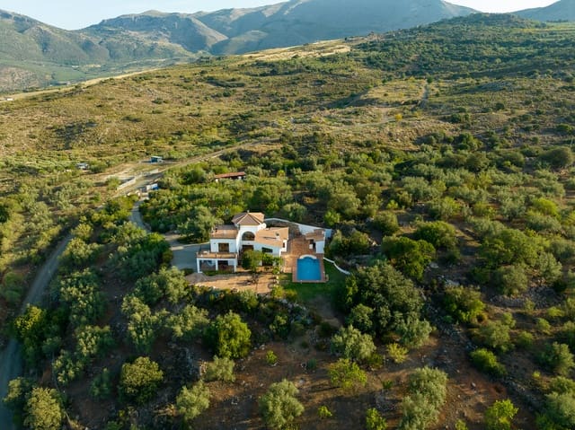 4 sypialnia Willa na sprzedaż w Periana z basenem - 729 000 € (Ref: 8658363)