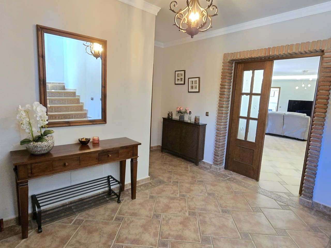 7 soverom Villa til salgs i Vinuela med svømmebasseng garasje - € 1 950 000 (Ref: 8752347)