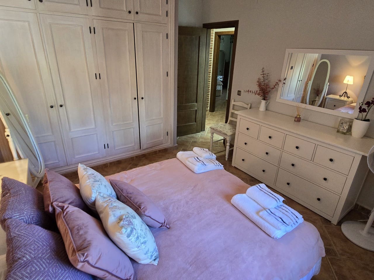 7 soverom Villa til salgs i Vinuela med svømmebasseng garasje - € 1 950 000 (Ref: 8752347)