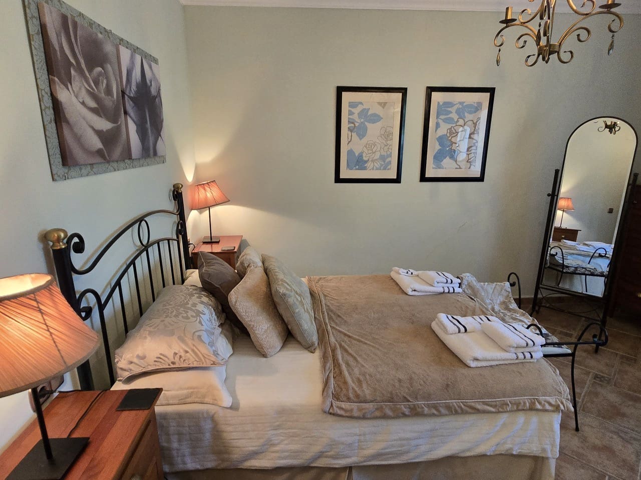 7 soverom Villa til salgs i Vinuela med svømmebasseng garasje - € 1 950 000 (Ref: 8752347)