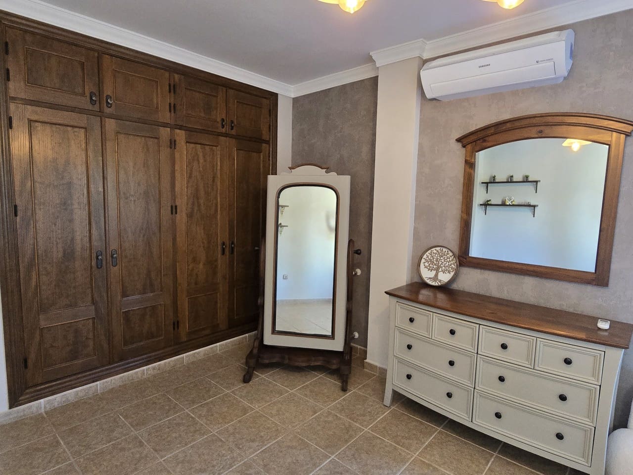 7 soverom Villa til salgs i Vinuela med svømmebasseng garasje - € 1 950 000 (Ref: 8752347)