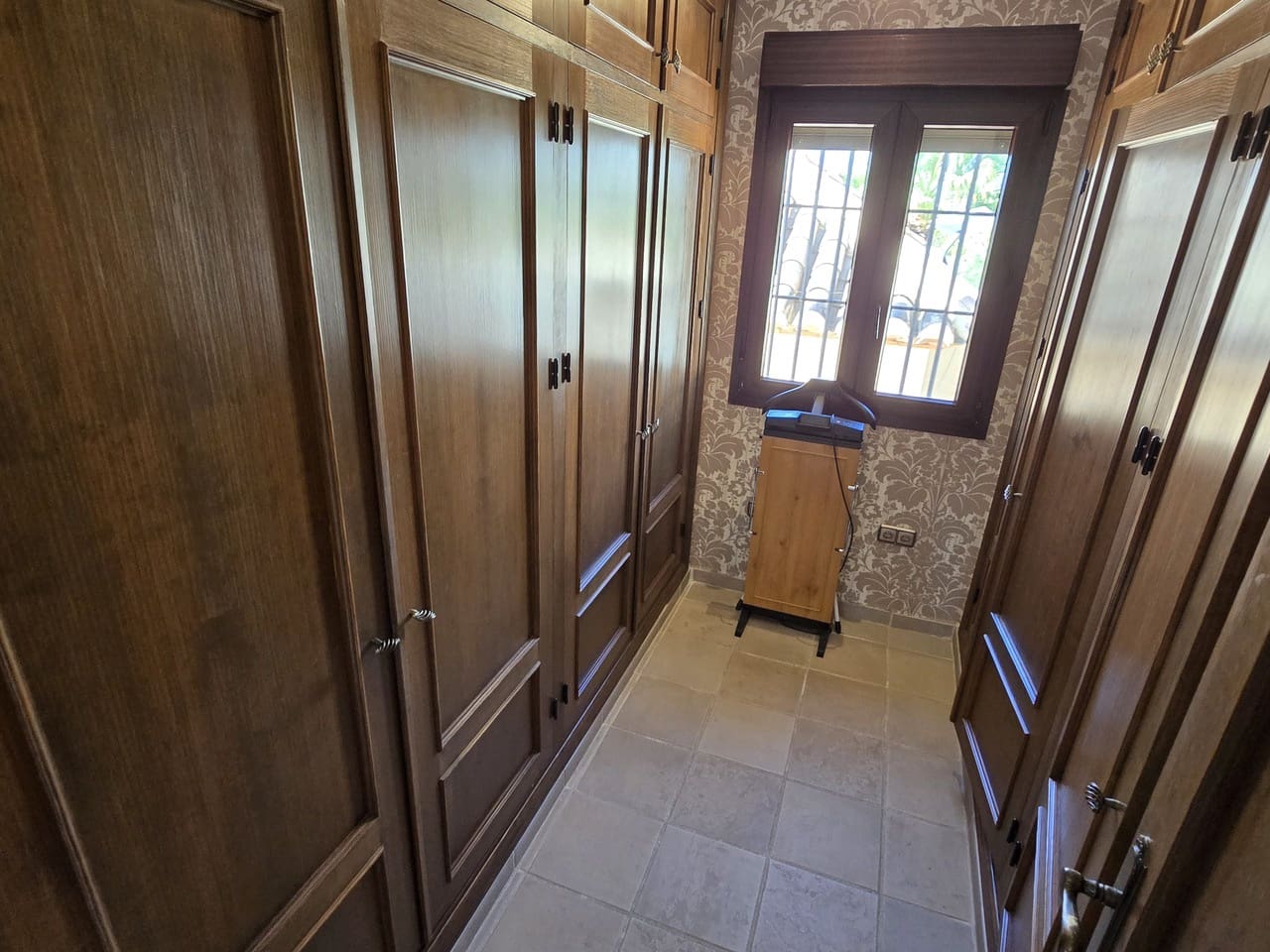 7 soverom Villa til salgs i Vinuela med svømmebasseng garasje - € 1 950 000 (Ref: 8752347)