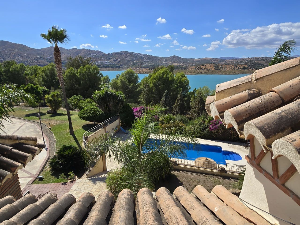 7 soverom Villa til salgs i Vinuela med svømmebasseng garasje - € 1 950 000 (Ref: 8752347)