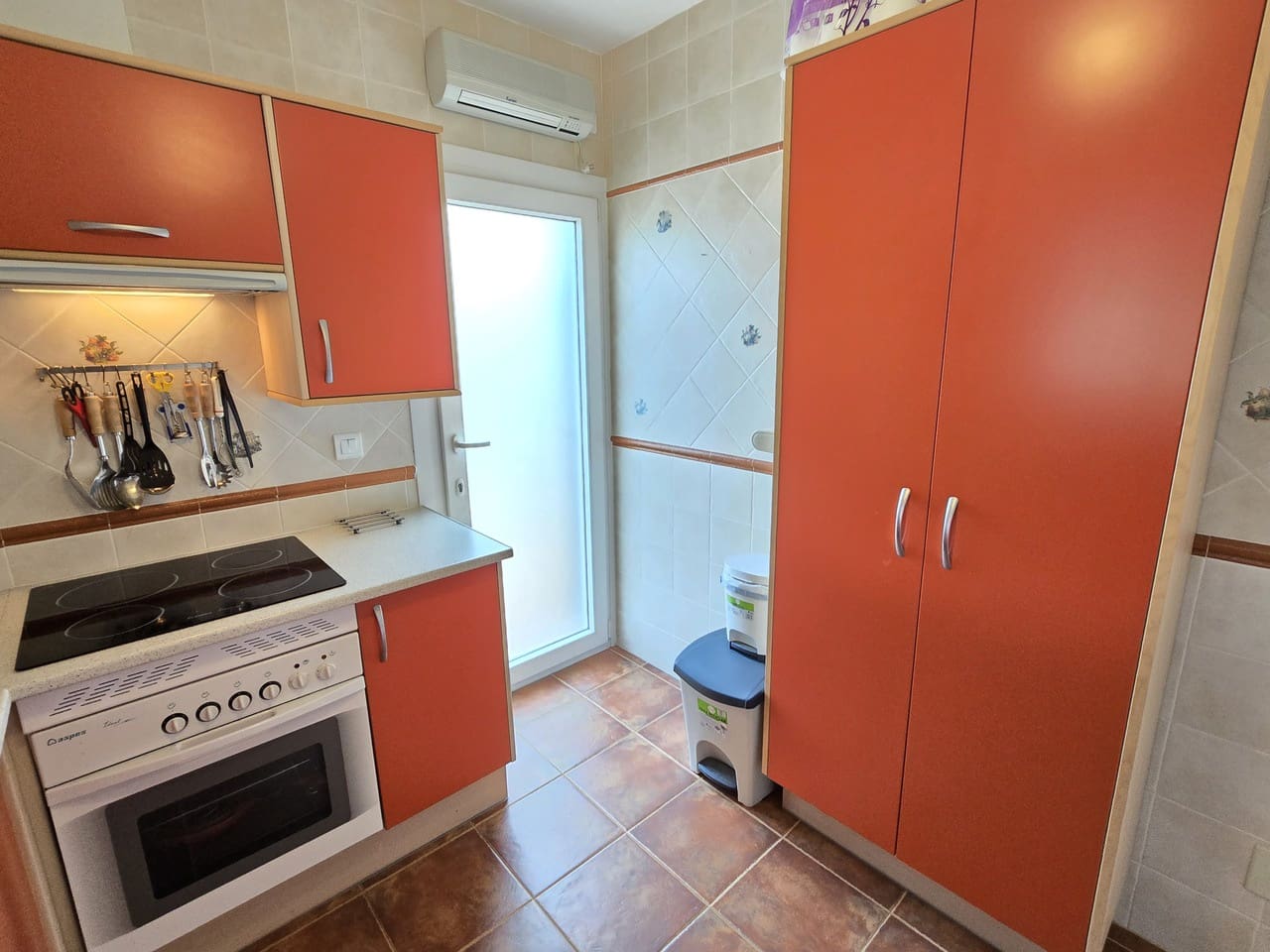 4 slaapkamer Villa te koop in Alcaucin met zwembad garage - € 335.000 (Ref: 8755692)