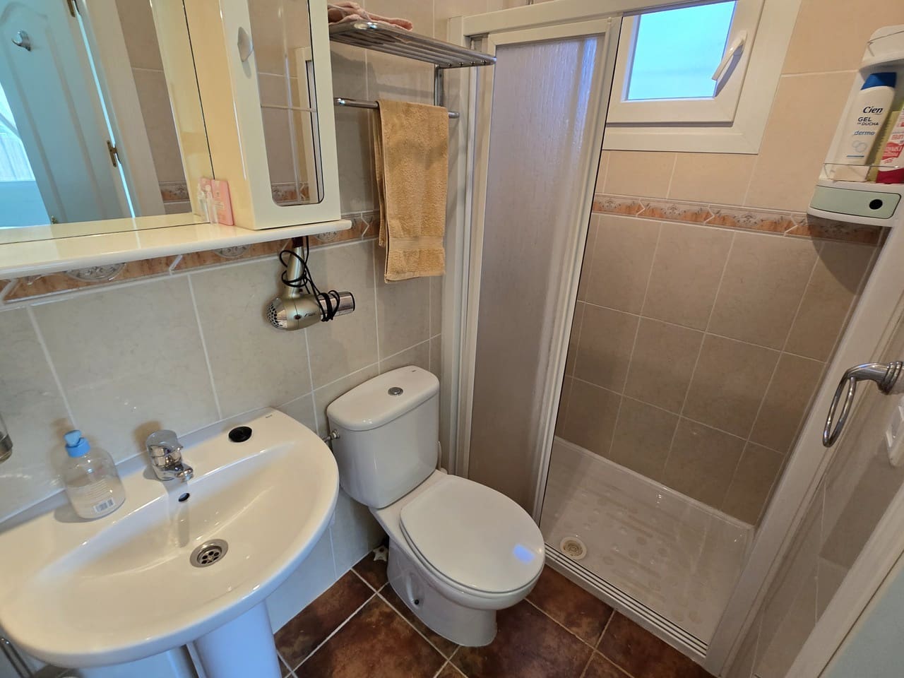 4 slaapkamer Villa te koop in Alcaucin met zwembad garage - € 335.000 (Ref: 8755692)