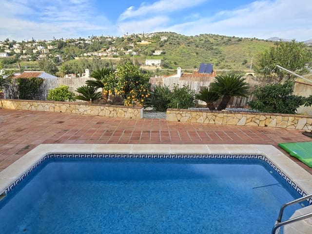 4 sypialnia Willa na sprzedaż w Alcaucín z basenem garażem - 335 000 € (Ref: 8755692)