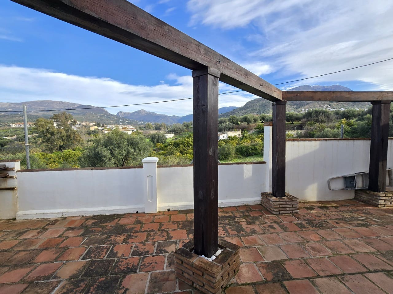 4 slaapkamer Villa te koop in Alcaucin met zwembad garage - € 335.000 (Ref: 8755692)